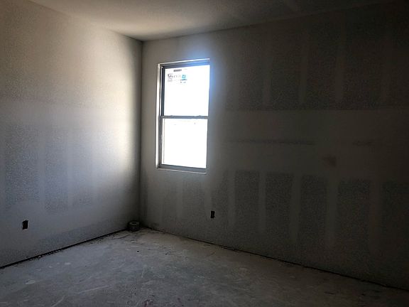 Quick Move In Home by Ashton Woods