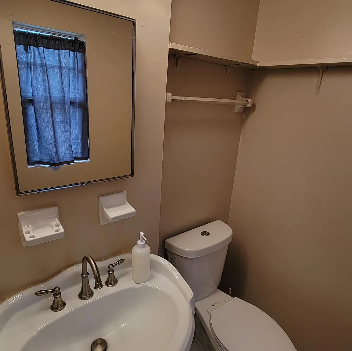 3 bed, 1.5 bath, 1269 sqft, $1,700 — Photo 3