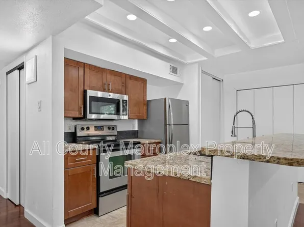2861 Mark Twain Dr, Farmers Branch, TX 75234