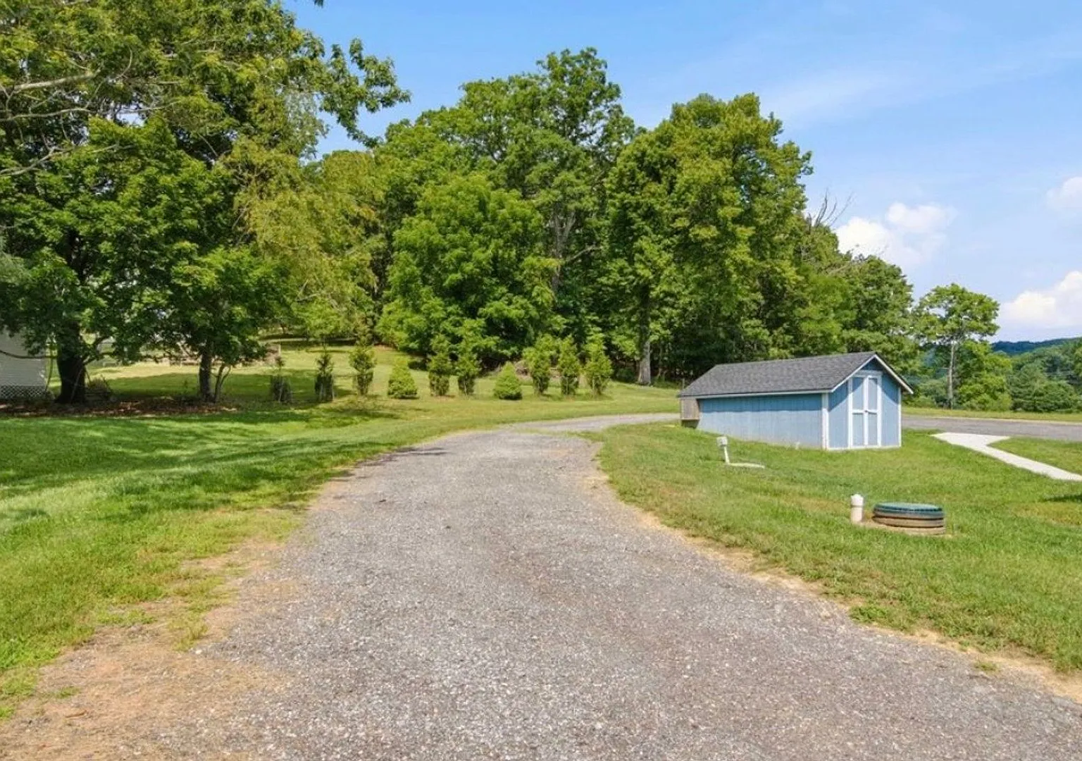 Cozy Bungalow in Blacksburg — Photo 4