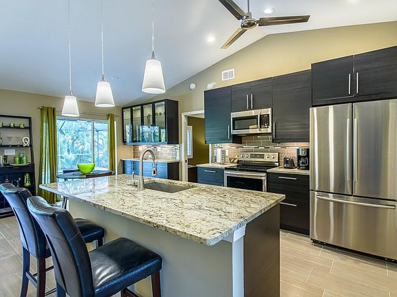 Kitchen & Island