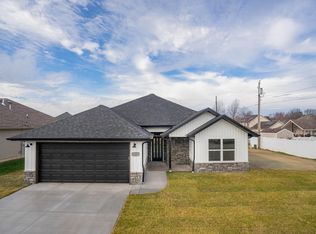 1224 S Birch Ave, Springfield, MO 65802