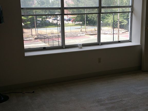 5th image of 5535 Pershing Ave APT 21