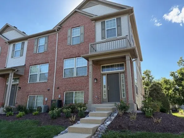 484 Belvedere Ln, Aurora, IL 60502