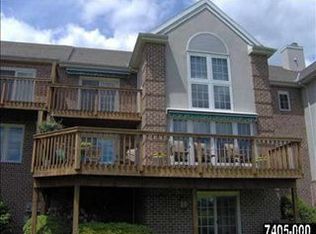 2752 Fairway Dr, York, PA 17402