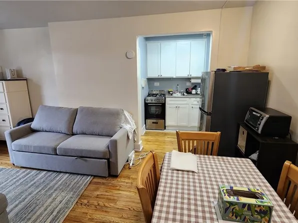1478 E 28th St APT 1P, Brooklyn, NY 11210