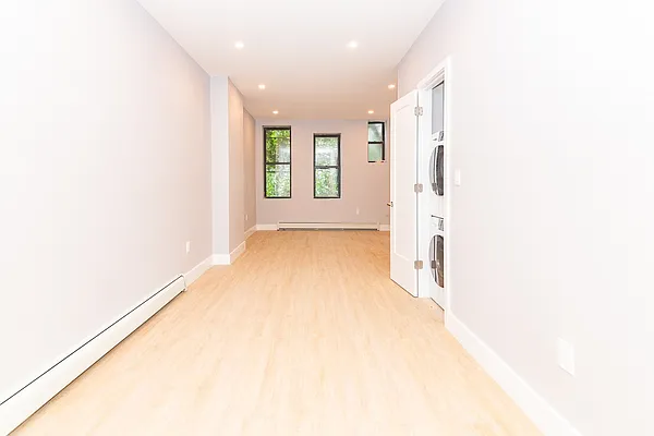 Rented by MySpaceNYC | media 28