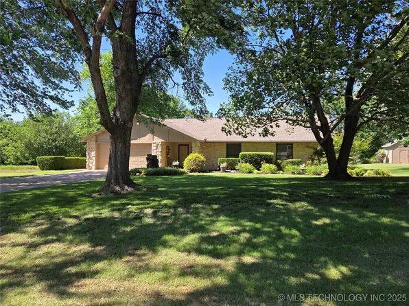 20941 E 102nd St S, Broken Arrow, OK 74014