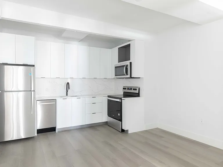 215 E 124th St #7B — Photo 6