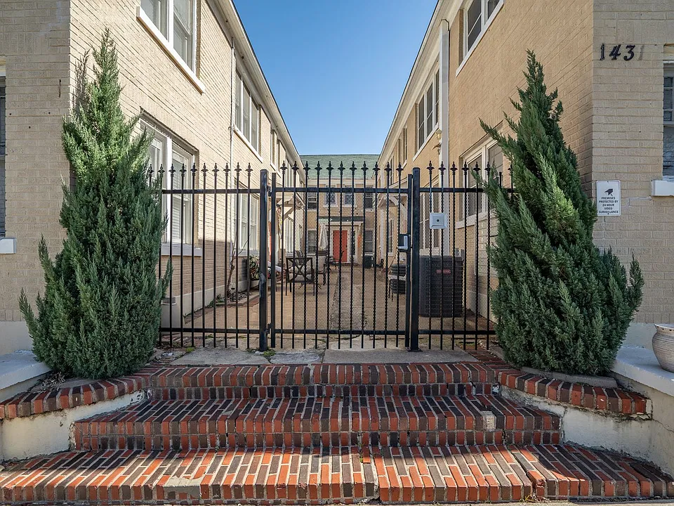 1431 Lipscomb