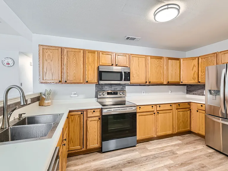 134 Bellair Dr — Photo 11