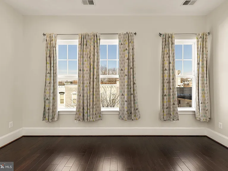1609 Levis St NE — Photo 52