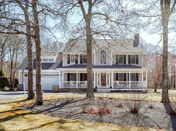 23 Jillianns Way, Marstons Mills, MA 02648