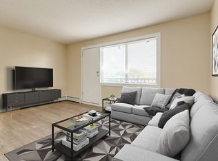 12140 82nd St NW #9, Edmonton, AB T5B 2W7