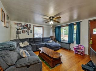 160 Windsor Park Dr, Coventry, RI 02816