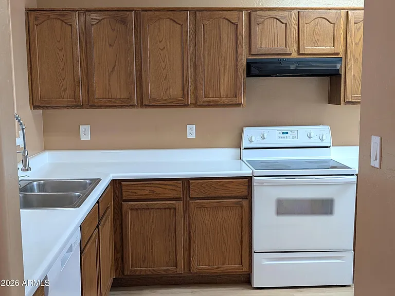 13216 W Mauna Loa Ln — Photo 3