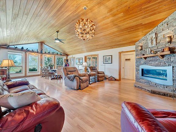 5th image of 385 Sunny Ridge Rd NE