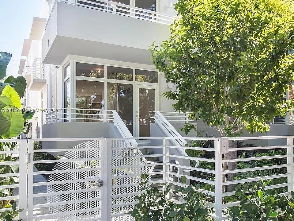 D Gems Condo — Photo 2