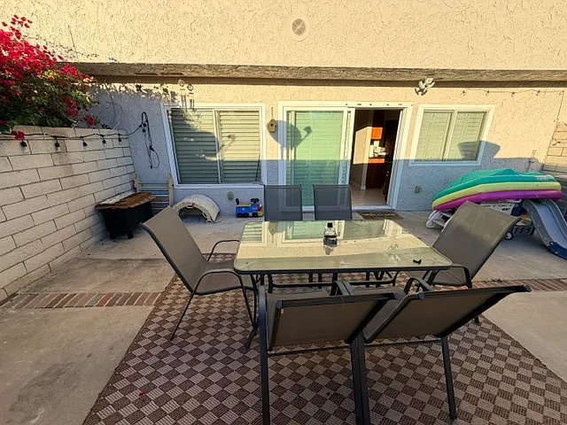 11257 Knott Ave — Photo 2