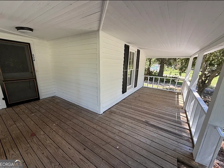 604 Shy St — Photo 15
