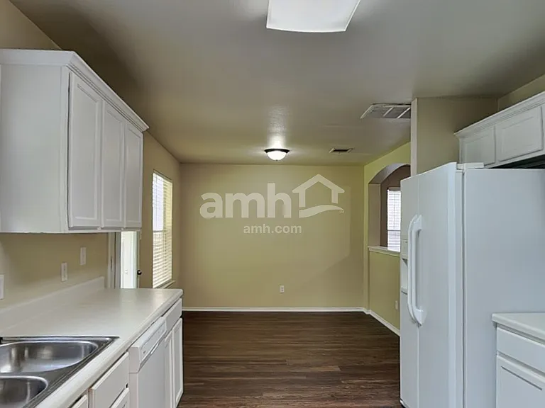 2684 Bradley Ln — Photo 5