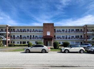 955 51st St N APT 107, Saint Petersburg, FL 33710