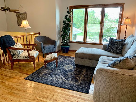 5th image of 3216 Village Green East Loop Dr