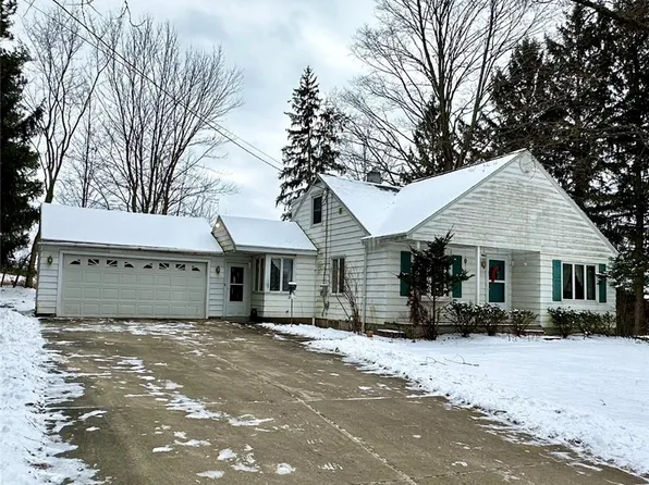 2383 W Becker Rd, Gowanda, NY 14070