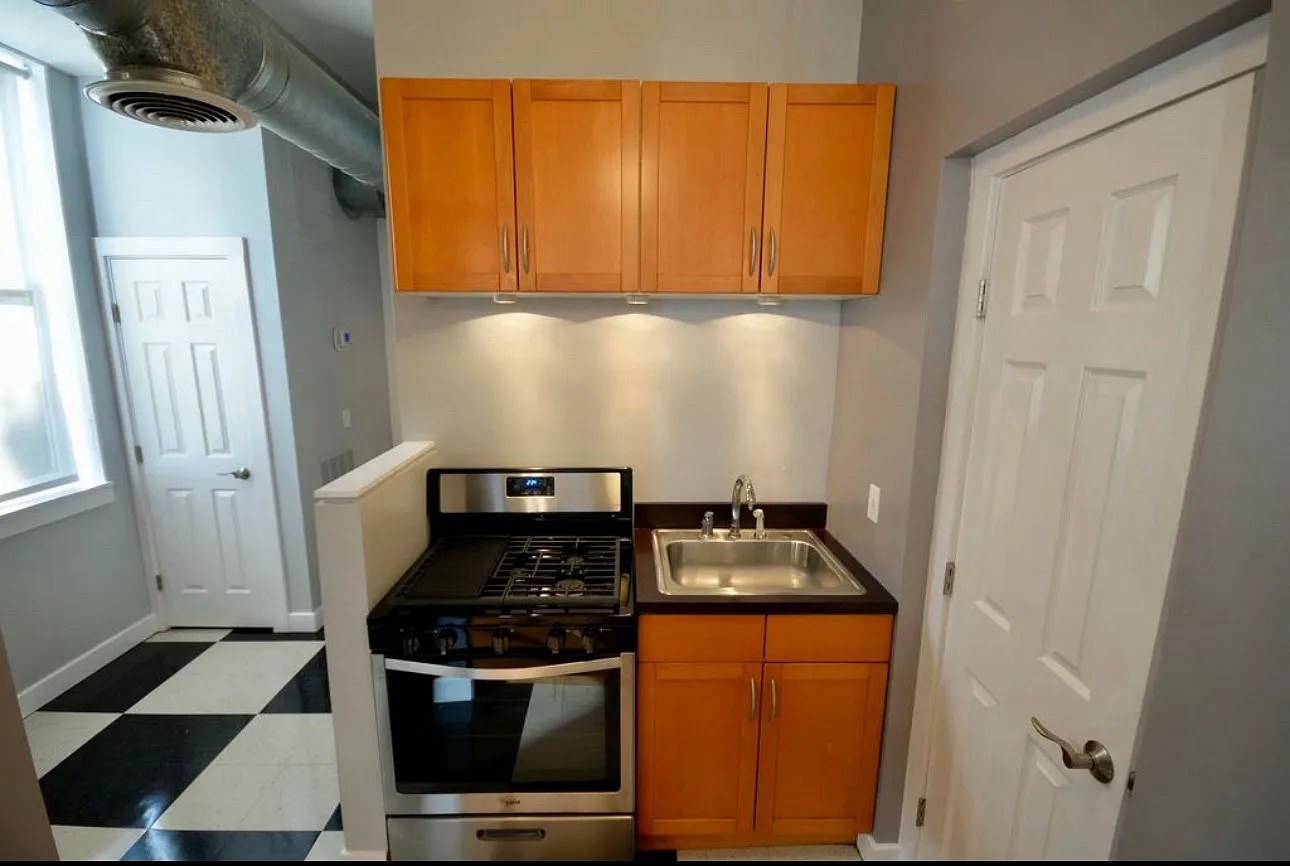 Studio, 600 sqft, $1,100 — Photo 4