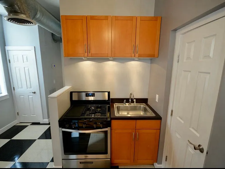 1115 Pike St #1 — Photo 4