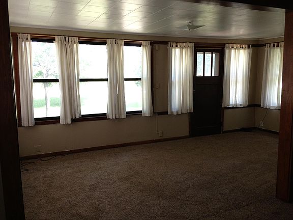 3rd image of 318 Owatonna St APT 1