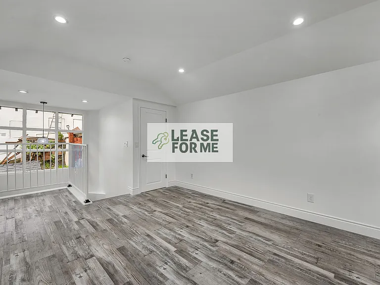 9848 Portola Dr — Photo 37