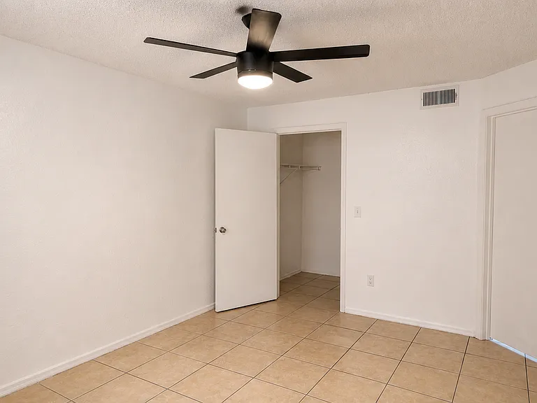 2218 Grand Cayman Ct — Photo 4