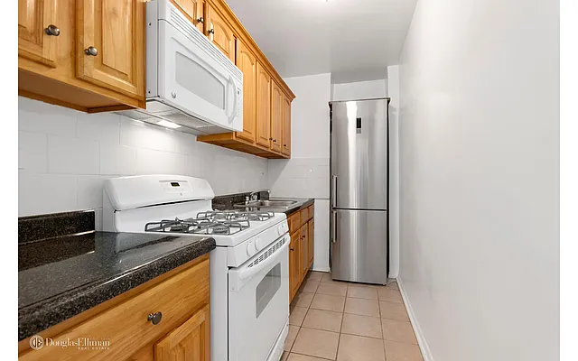 Sold by Douglas Elliman | media 23