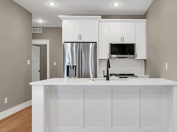 2nd image of 809 N Walnut St #2