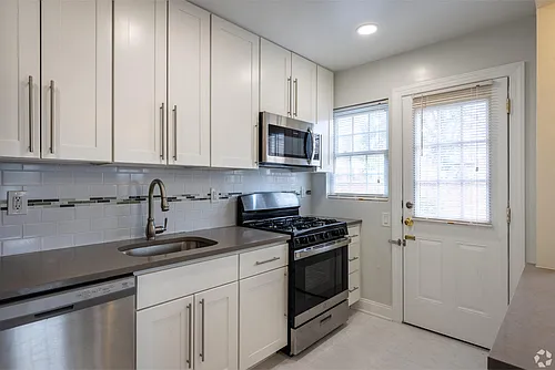 Manley Court Apartments Photo 1