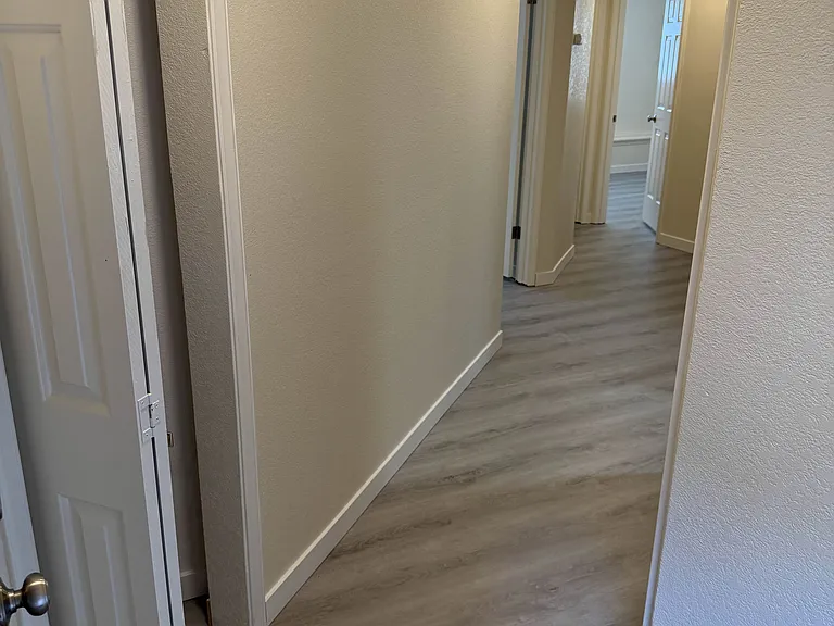 4054 NE 55th St #101 — Photo 20