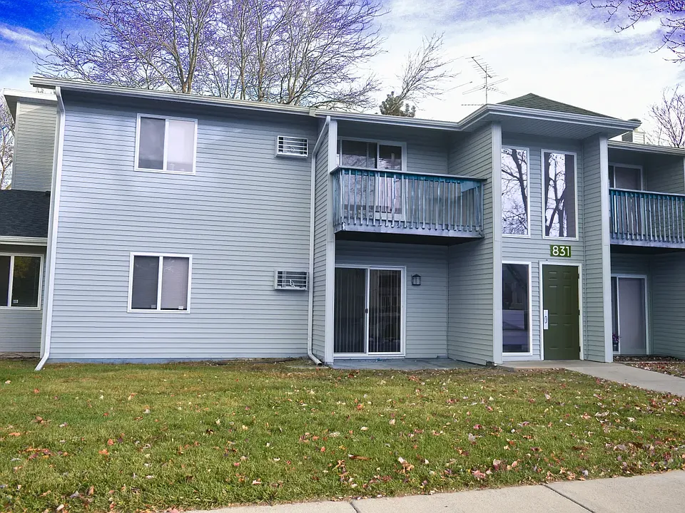 Lakewood Apartments