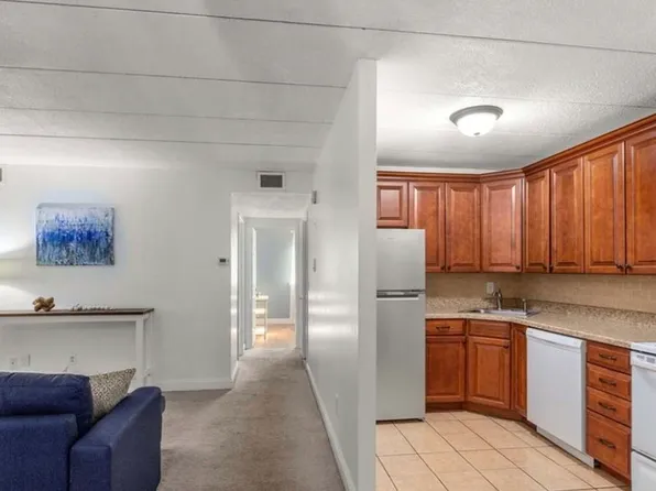 296 Commercial St APT 21, Braintree, MA 02184