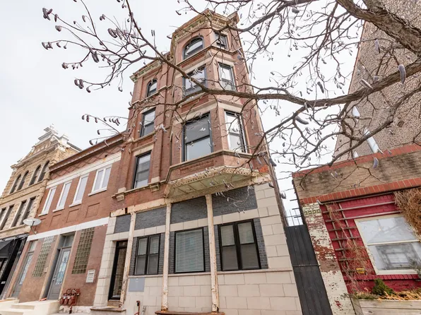 1907 S Racine Ave #2F, Chicago, IL 60608
