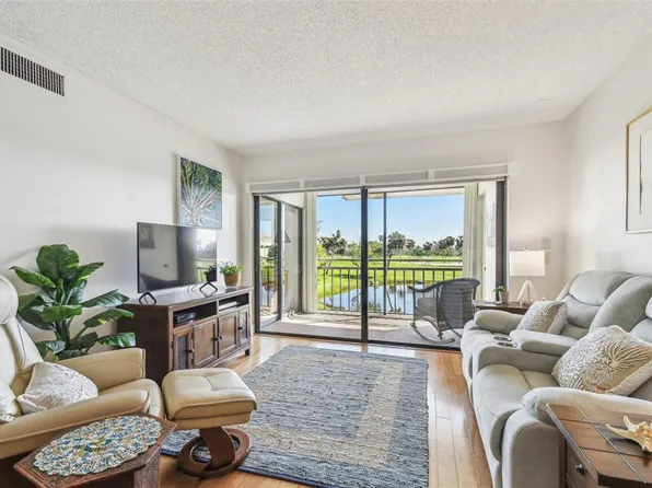 6180 Sun Blvd APT 201, Saint Petersburg, FL 33715