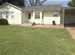 525 E Boundary St, Perry, OK 73077