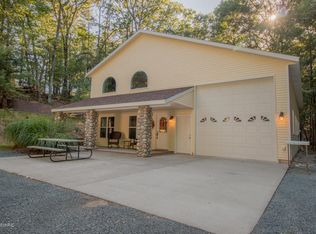 5759 Wintergreen Rd, Pentwater, MI 49449
