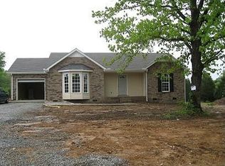 501 Daugherty Ln, Burns, TN 37029