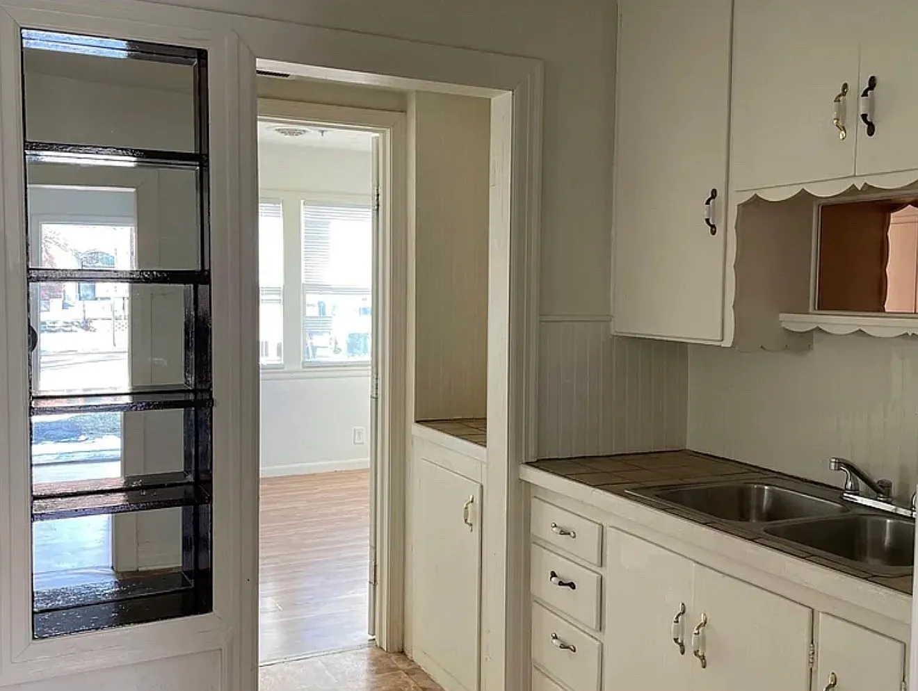 2 bed, 900 sqft, $1,000 — Photo 3