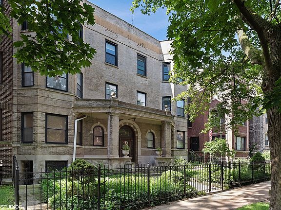 3rd image of 1229 W North Shore Ave #2W