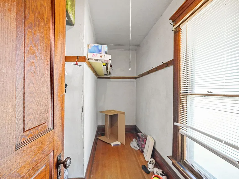 1407-1409 1411 Main St — Photo 12