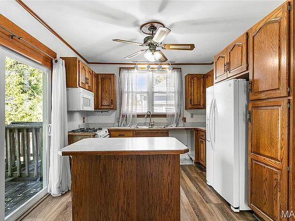 5th image of 623 N Charles St