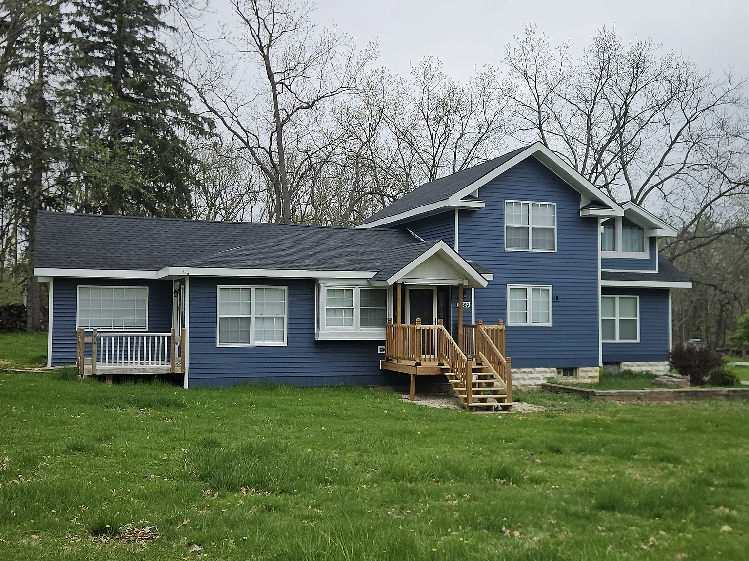 5 bed, 2500 sqft, $4,500 — Photo 1
