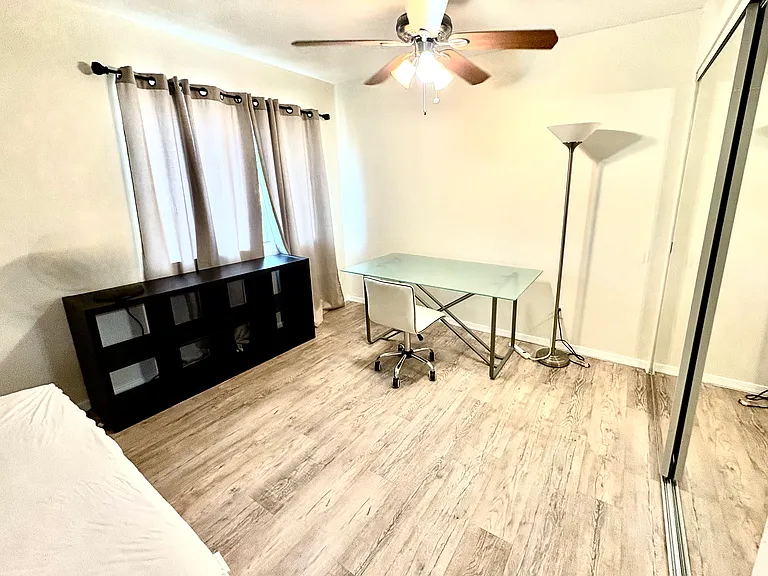 941 N Euclid Ave #222 — Photo 12